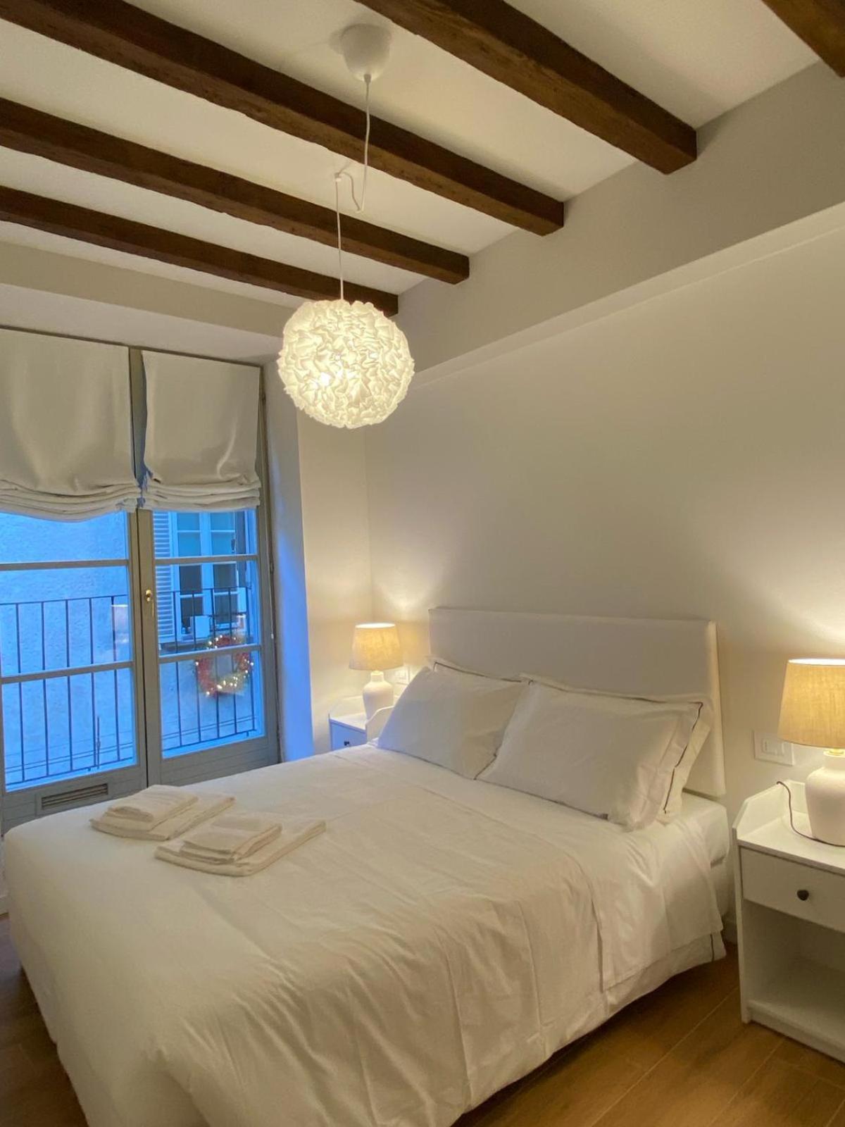 Wish Rooms Charme&Relax Bergamo Bagian luar foto