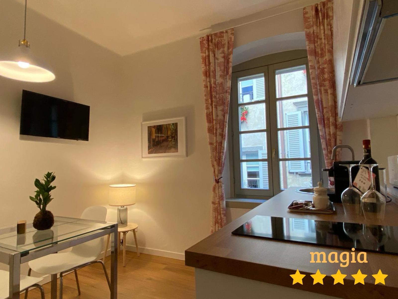 Wish Rooms Charme&Relax Bergamo Bagian luar foto