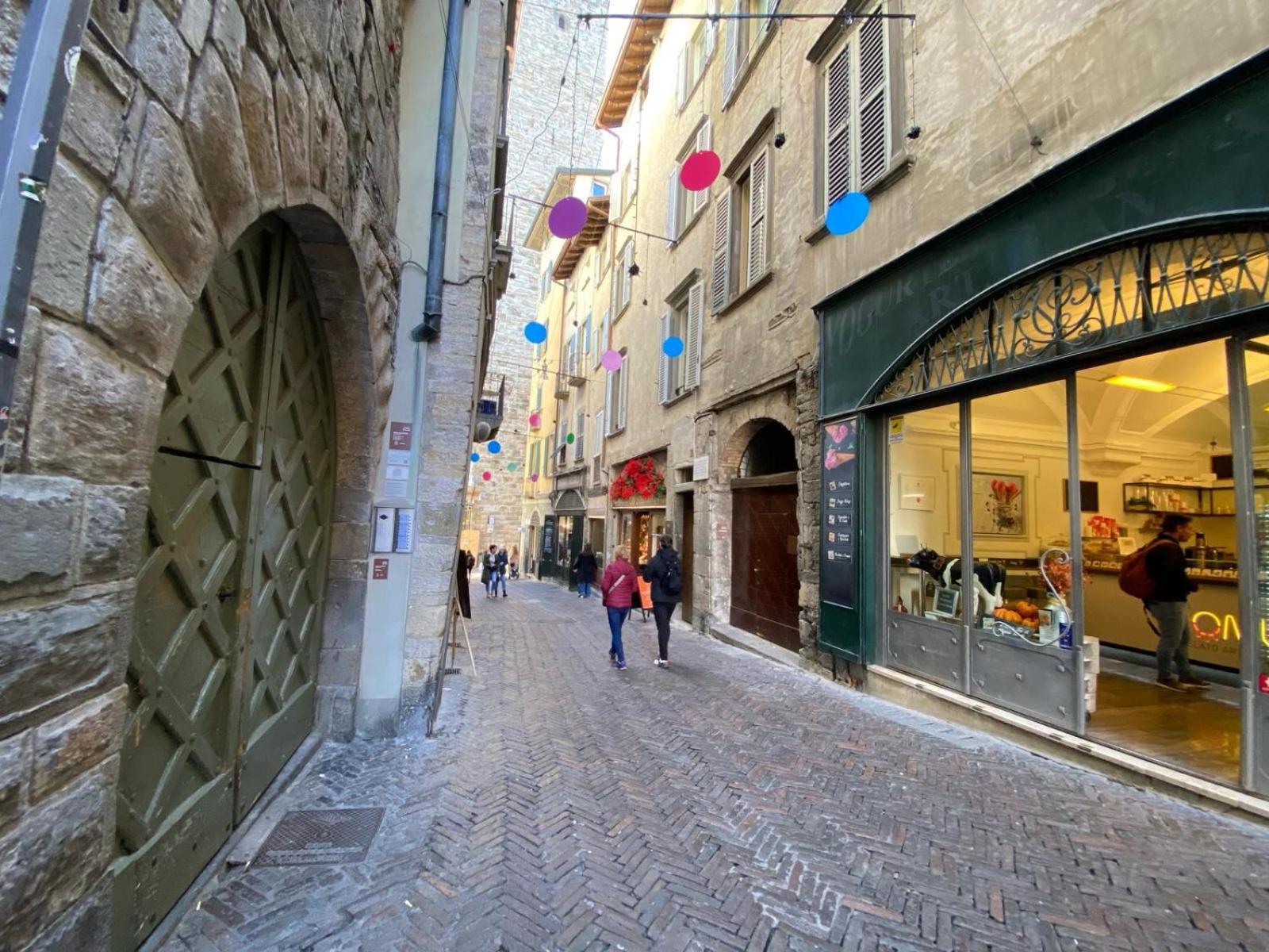 Wish Rooms Charme&Relax Bergamo Bagian luar foto
